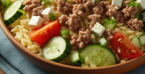 Griechischer Kritharaki Salat mit Hackfleisch