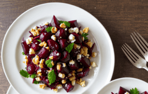 Rote Bete Salat mit Datteln