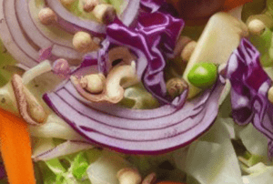 Weißkohl Salat mit Haselnüssen